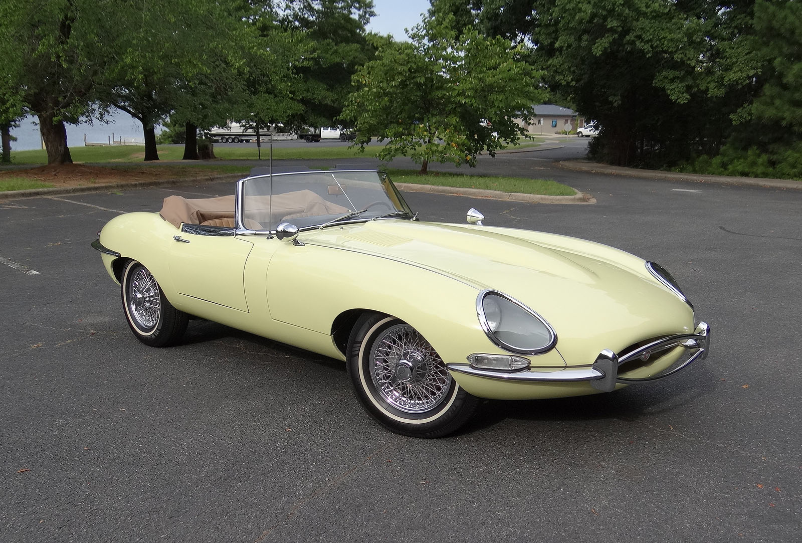 1966 Jaguar E-type Series 1 Roadster 5-speed with Air Conditioning