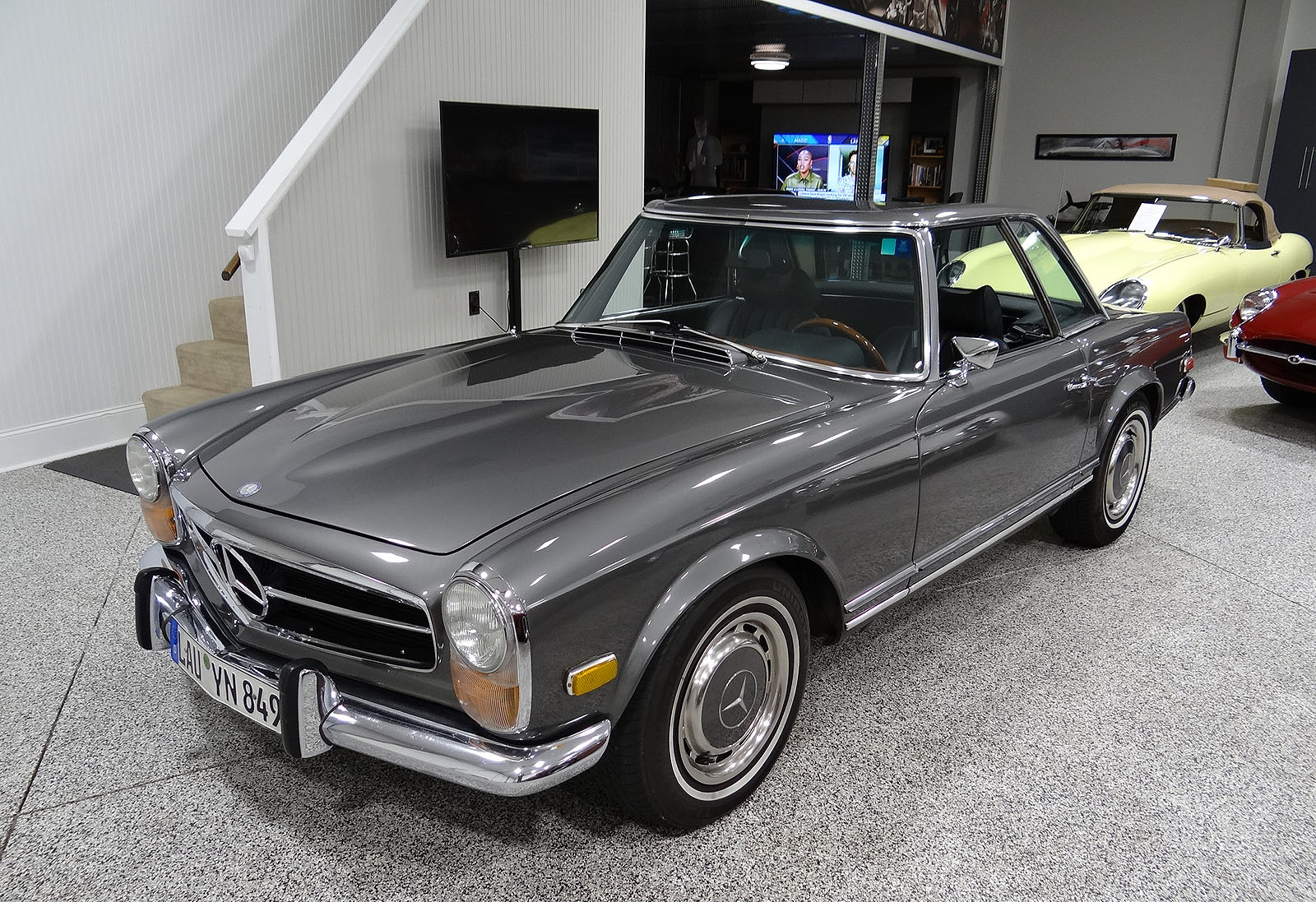 NEW ARRIVAL: 1970 Mercedes-Benz 280SL Convertible “Pagoda”