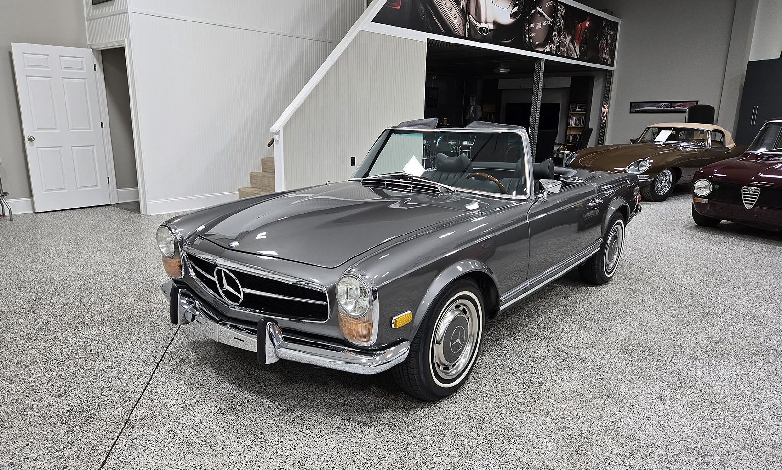 1970 Mercedes-Benz 280SL Convertible “Pagoda”