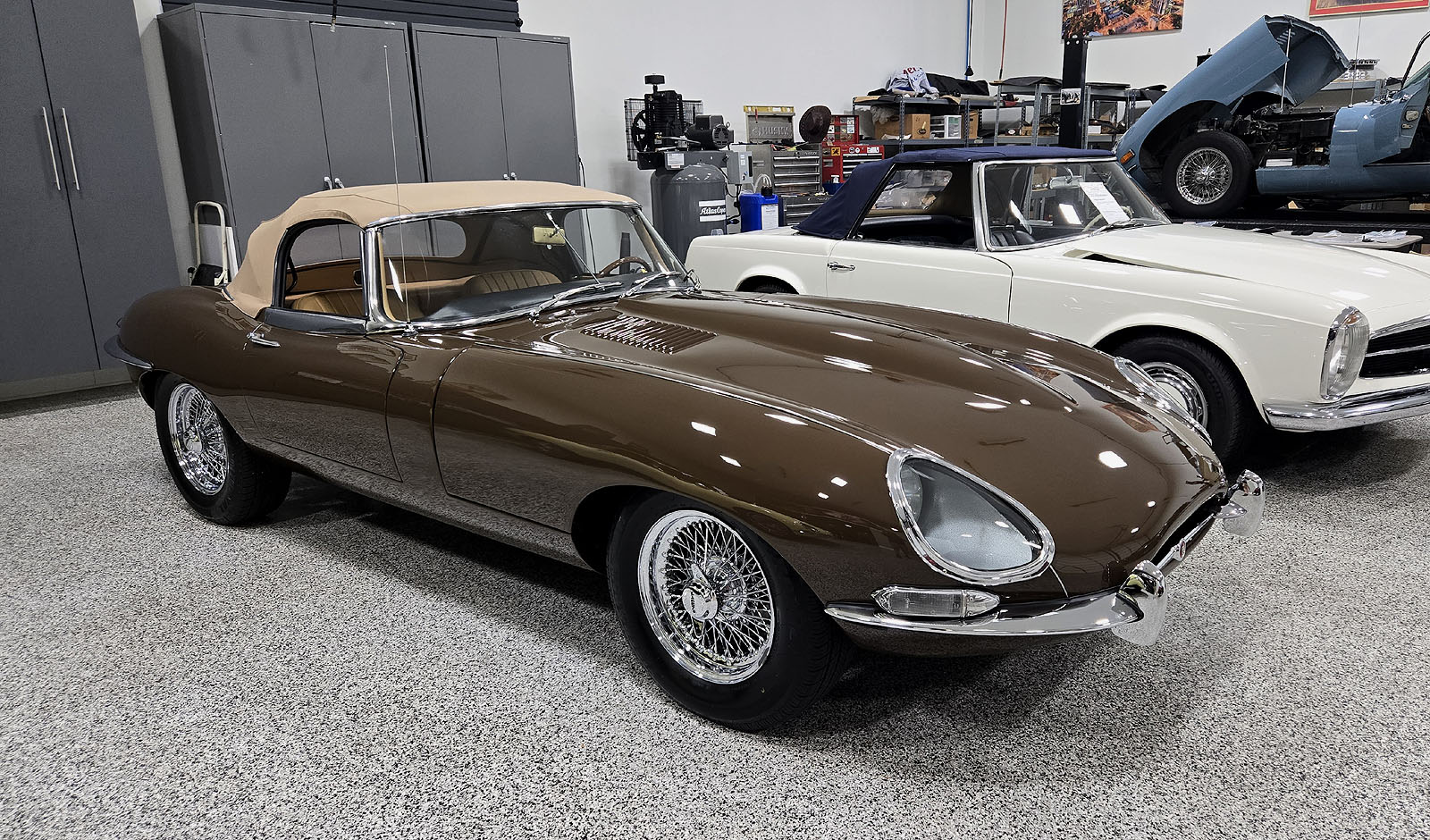 1965 Jaguar E-type Series 1 4.2 Roadster