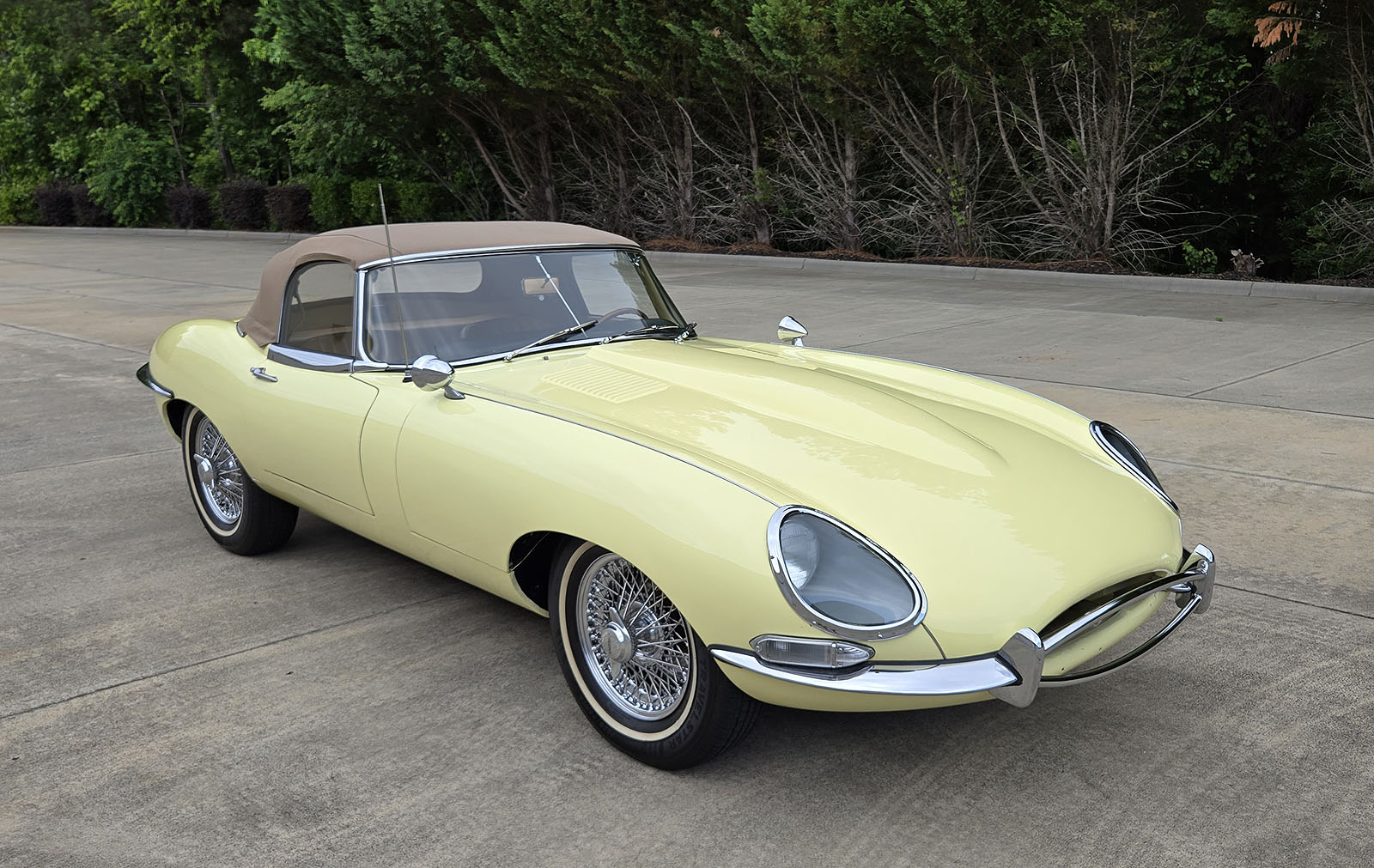 SOLD: 1966 Jaguar E-type Series 1 Roadster 5-speed with Air Conditioning