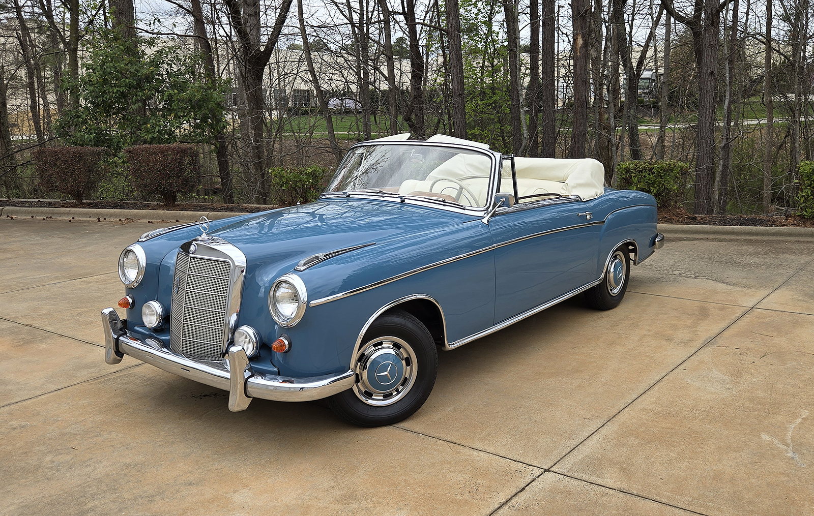 1959 Mercedes-Benz 220S Cabriolet “Ponton”